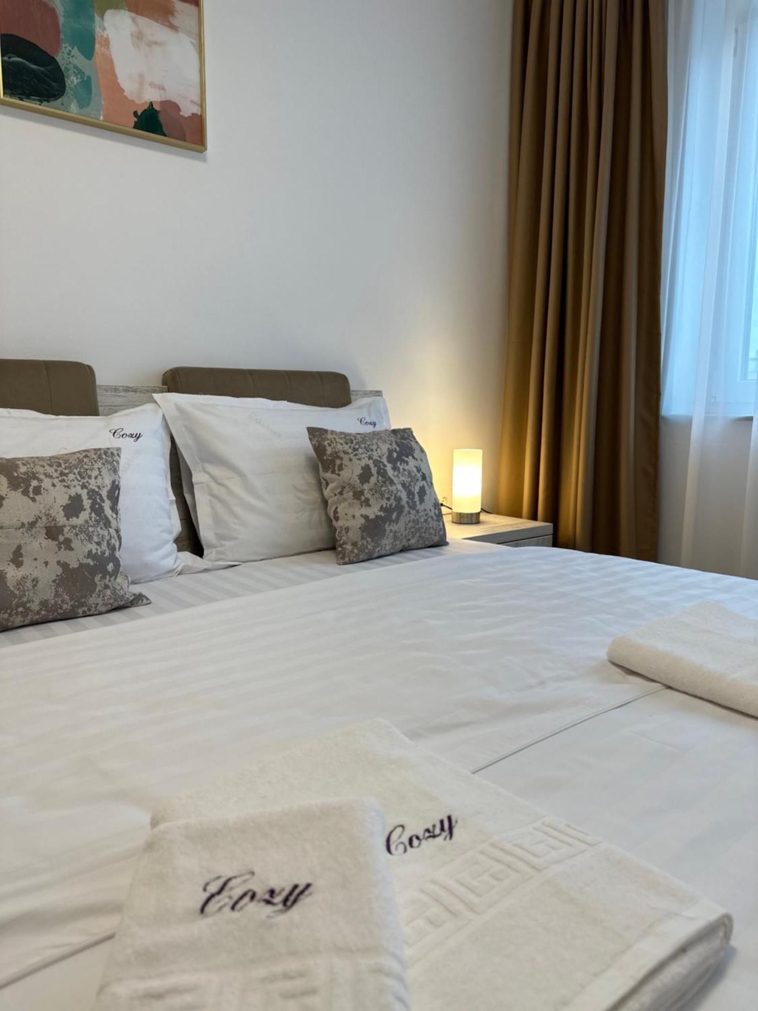 Coresi Mall Exclusive #Collection Apartments & Studios Braşov Eksteriør bilde